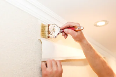 Pose de papier peint à Auroux — revêtements muraux et toiles de verre